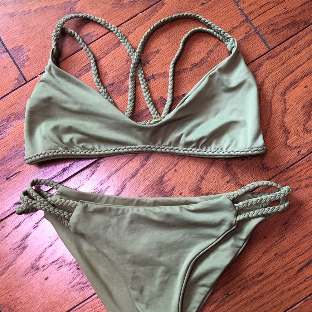 Frankie’s Bikini Set